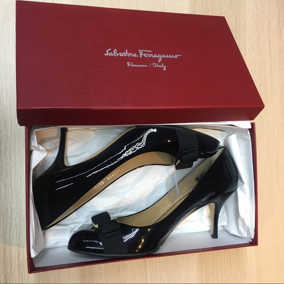 Ferragamo patent pumps - Picture 5 of 15